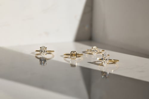 Cover image for Finding Your Most Flattering Match: Diamond Shapes for Every Finger Size 