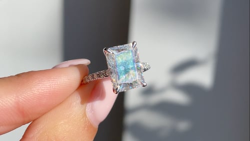 Cover image for How to Prevent Moissanite Oil Slick